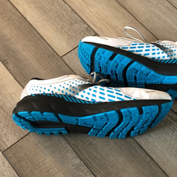 Brooks White and Blue Athletic Sneakers size 15 main image 11
